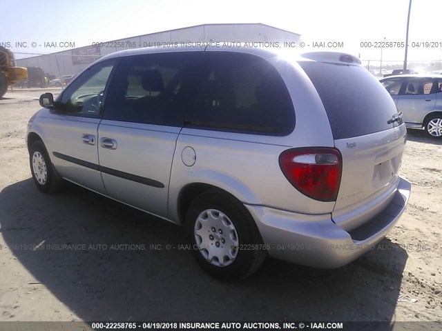 1C8GJ45383B225781 - 2003 CHRYSLER VOYAGER LX SILVER photo 3