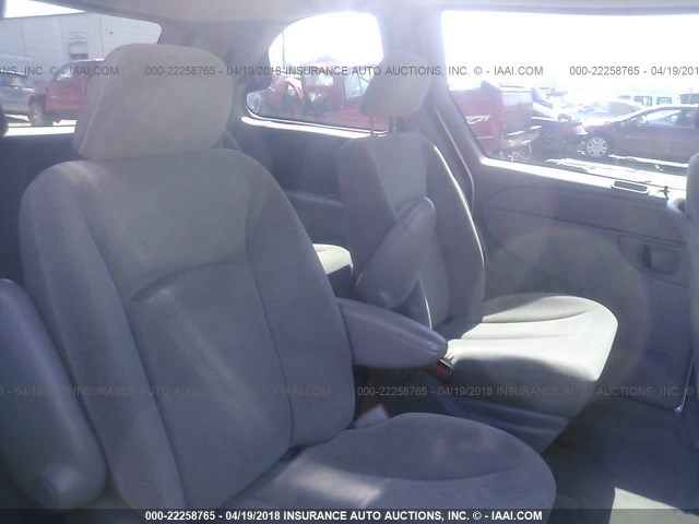 1C8GJ45383B225781 - 2003 CHRYSLER VOYAGER LX SILVER photo 8