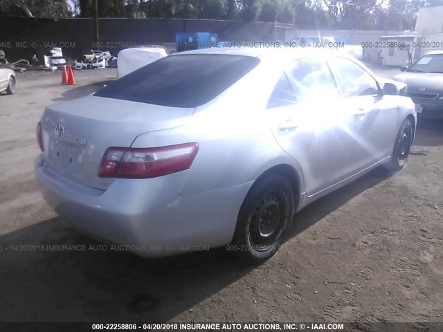 4T4BE46K09R086931 - 2009 TOYOTA CAMRY SE/LE/XLE ვერცხლისფერი ფოტო 4