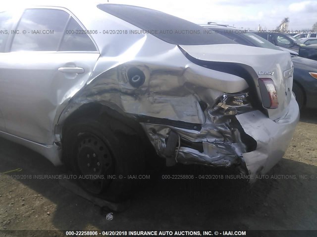 4T4BE46K09R086931 - 2009 TOYOTA CAMRY SE/LE/XLE ვერცხლისფერი ფოტო 6