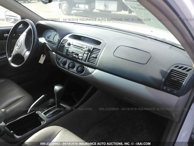 4T1BF30K93U055792 - 2003 TOYOTA CAMRY LE/XLE/SE 白色 照片 5