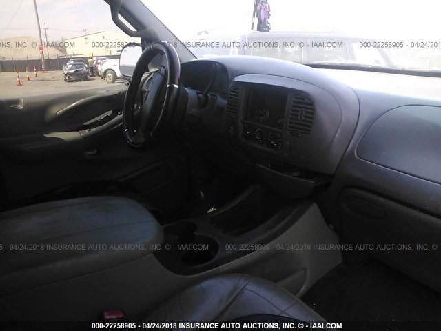 1FMPU16L41LA03974 - 2001 FORD EXPEDITION XLT Gümüş foto 5