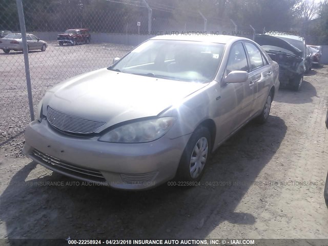 4T1BE32K75U605543 - 2005 TOYOTA CAMRY LE/XLE/SE GOLD photo 2