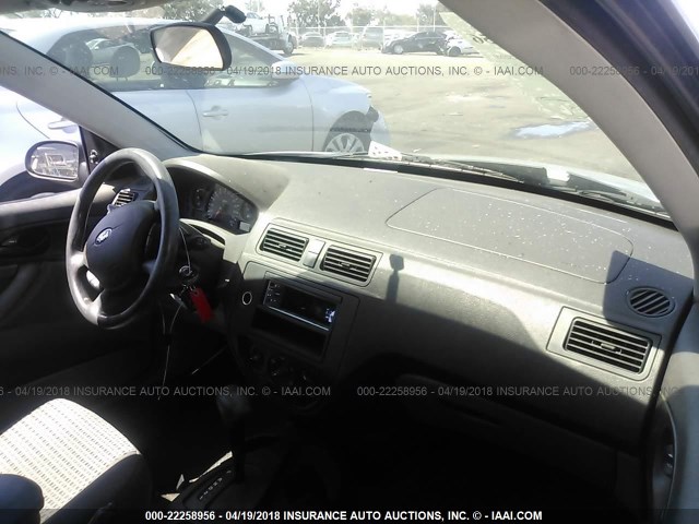 1FAFP34N37W197496 - 2007 FORD FOCUS ZX4/S/SE/SES 银色 照片 5