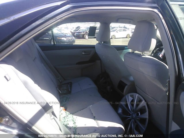 4T4BF1FK7FR502514 - 2015 TOYOTA CAMRY LE/XLE/SE/XSE Schwarz Foto 8