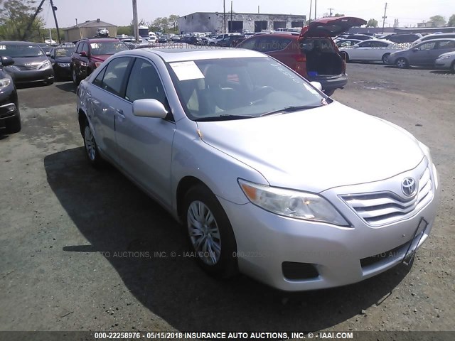 4T1BF3EK8AU065767 - 2010 TOYOTA CAMRY SE/LE/XLE 银色 照片 1