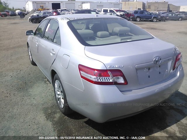 4T1BF3EK8AU065767 - 2010 TOYOTA CAMRY SE/LE/XLE 银色 照片 3