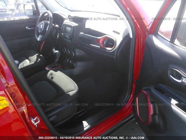 ZACCJBCT6FPC09533 - 2015 JEEP RENEGADE TRAILHAWK RED photo 5