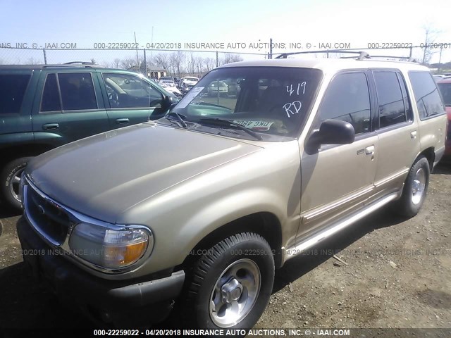 1FMZU73E0YUB22675 - 2000 FORD EXPLORER XLT GOLD photo 2