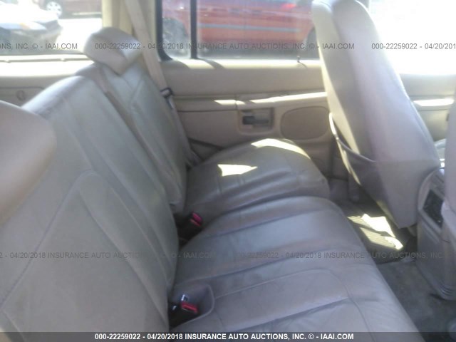 1FMZU73E0YUB22675 - 2000 FORD EXPLORER XLT GOLD photo 8