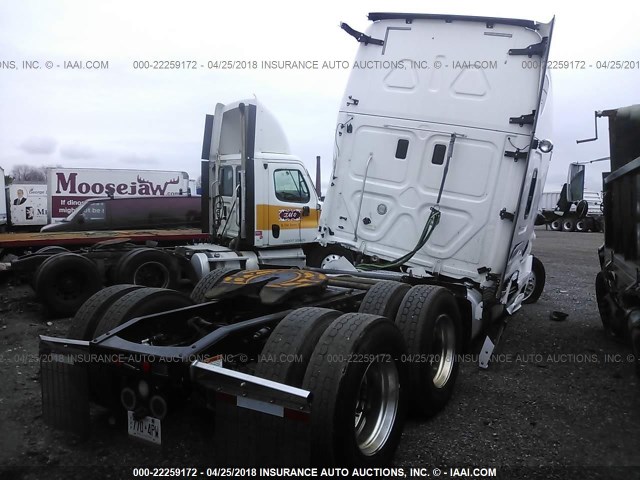 1FUJGLD57GLGY3939 - 2016 FREIGHTLINER CASCADIA 125  WHITE photo 4