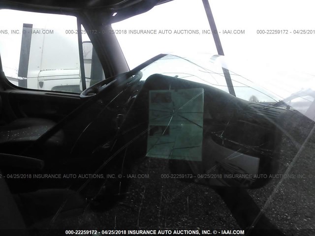 1FUJGLD57GLGY3939 - 2016 FREIGHTLINER CASCADIA 125  WHITE photo 5