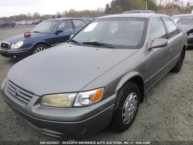 4T1BG28KXXU554005 - 1999 TOYOTA CAMRY CE/LE/XLE 灰色 照片 2