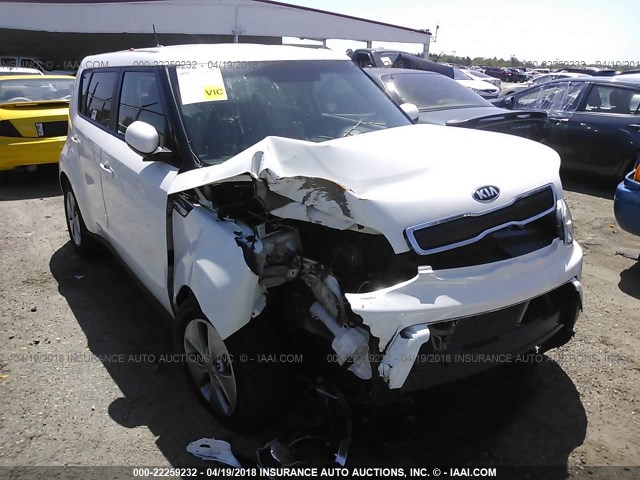 KNDJN2A26G7287444 - 2016 KIA SOUL WHITE photo 1