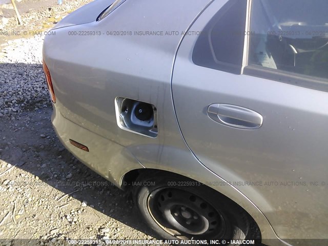 KL1TD52674B156084 - 2004 CHEVROLET AVEO GRAY photo 6