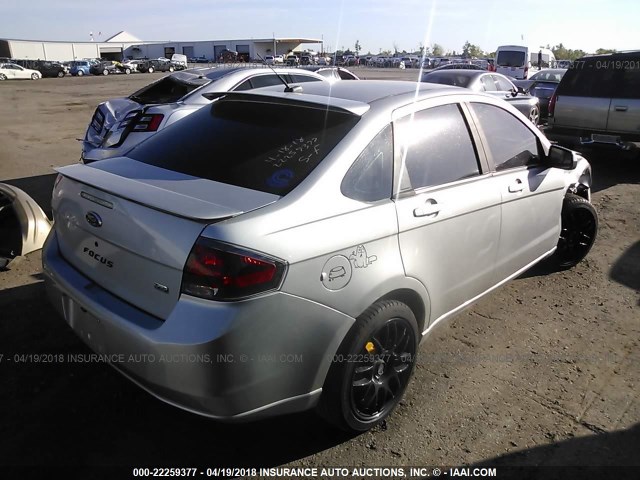 1FAHP36N39W103996 - 2009 FORD FOCUS SES SILVER photo 4