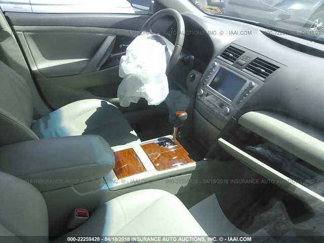 4T1BK3EK1BU623259 - 2011 TOYOTA CAMRY SE/LE/XLE GREEN photo 5