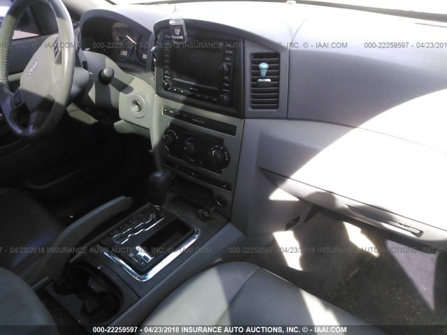 1J4HR48N05C713352 - 2005 JEEP GRAND CHEROKEE LAREDO/COLUMBIA/FREEDOM 银色 照片 5
