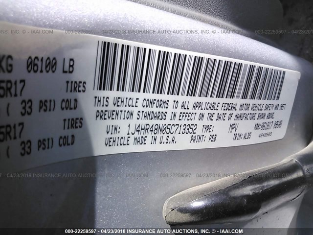 1J4HR48N05C713352 - 2005 JEEP GRAND CHEROKEE LAREDO/COLUMBIA/FREEDOM 银色 照片 9