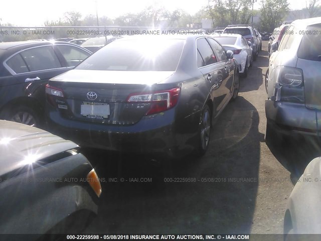 4T1BF1FK7EU341509 - 2014 TOYOTA CAMRY L/SE/LE/XLE 灰色 照片 4