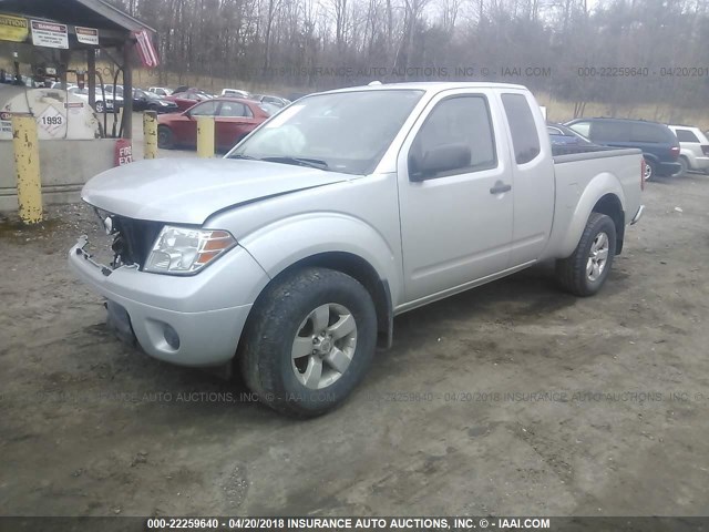 1N6AD0CW8CC404009 - 2012 NISSAN FRONTIER SV/PRO-4X SILVER photo 2