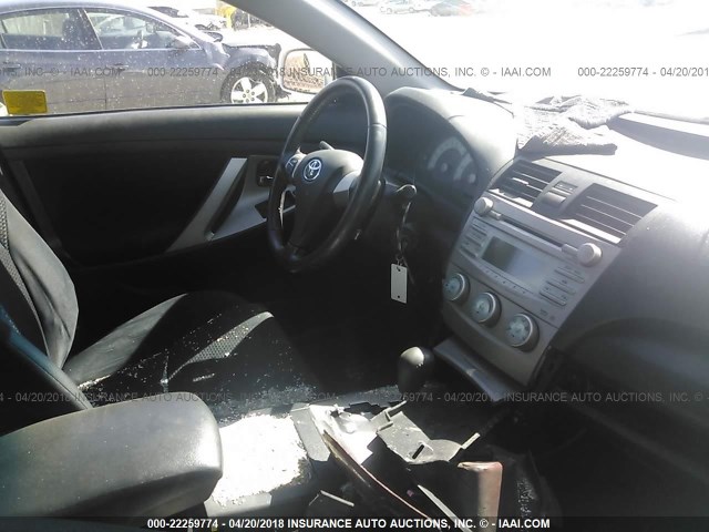 4T1BE46K19U918268 - 2009 TOYOTA CAMRY SE/LE/XLE WHITE photo 5