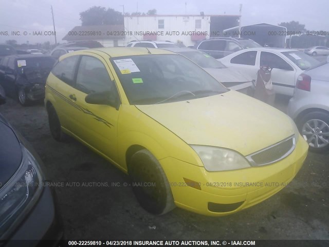 3FAFP31N15R113003 - 2005 FORD FOCUS ZX3 YELLOW photo 1