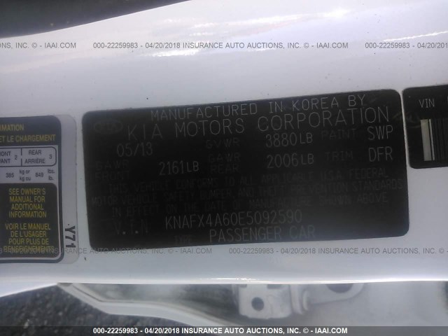 KNAFX4A60E5092590 - 2014 KIA FORTE LX WHITE photo 9