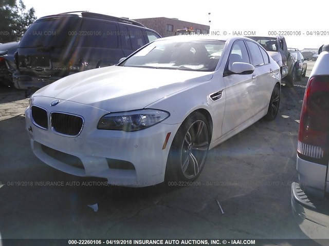 WBSFV9C54DC773719 - 2013 BMW M5 WHITE photo 2