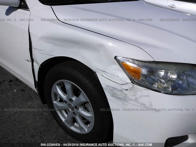 4T1BF3EK4BU764959 - 2011 TOYOTA CAMRY SE/LE/XLE WHITE photo 6