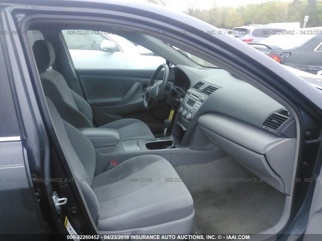 4T1BF3EK9AU011345 - 2010 TOYOTA CAMRY SE/LE/XLE BLACK photo 5