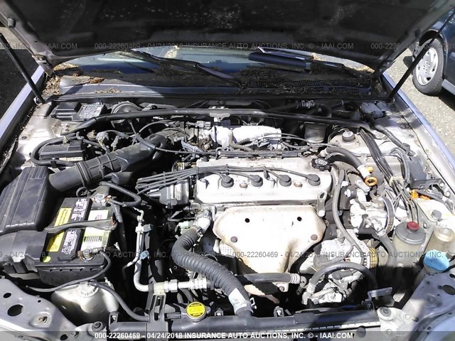 19UYA1246VL003790 - 1997 ACURA 2.2CL Արծաթագույն լուսանկար 10