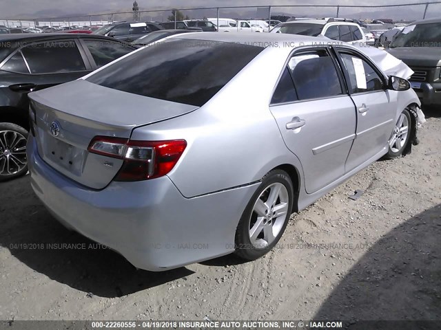 4T1BF1FK3EU454969 - 2014 TOYOTA CAMRY L/SE/LE/XLE SILVER photo 4