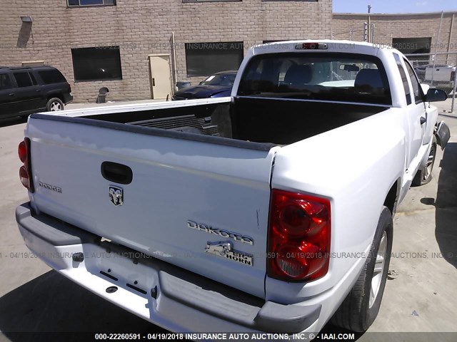 1D7CE3BK1AS151195 - 2010 DODGE DAKOTA SXT WHITE photo 4