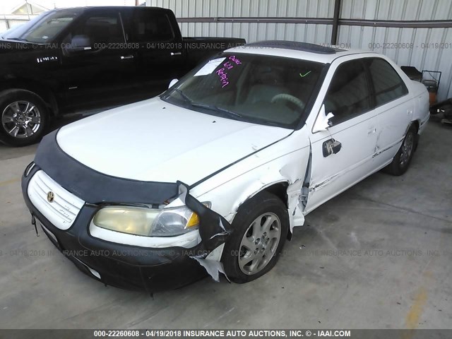 JT2BF28KXX0202615 - 1999 TOYOTA CAMRY LE/XLE თეთრი ფოტო 2
