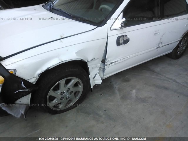 JT2BF28KXX0202615 - 1999 TOYOTA CAMRY LE/XLE თეთრი ფოტო 6