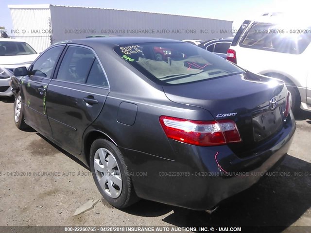 4T1BK46KX8U067398 - 2008 TOYOTA CAMRY LE/XLE/SE ნაცრისფერი ფოტო 3