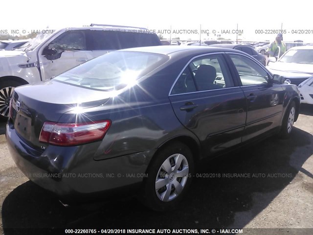4T1BK46KX8U067398 - 2008 TOYOTA CAMRY LE/XLE/SE ნაცრისფერი ფოტო 4