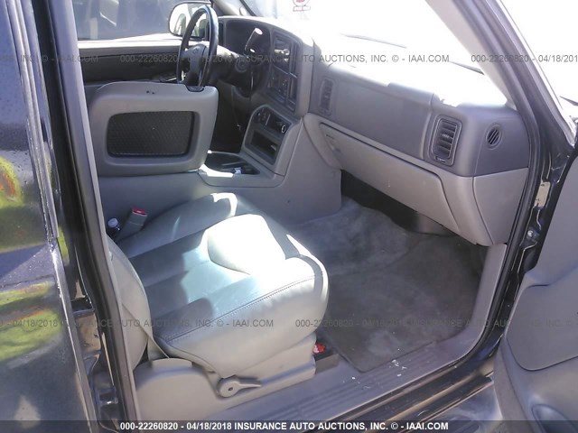 1GNEC16T73J227227 - 2003 CHEVROLET SUBURBAN C1500 BLACK photo 5