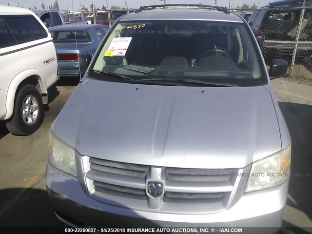 2D4RN3D10AR339624 - 2010 DODGE GRAND CARAVAN HERO SILVER photo 6