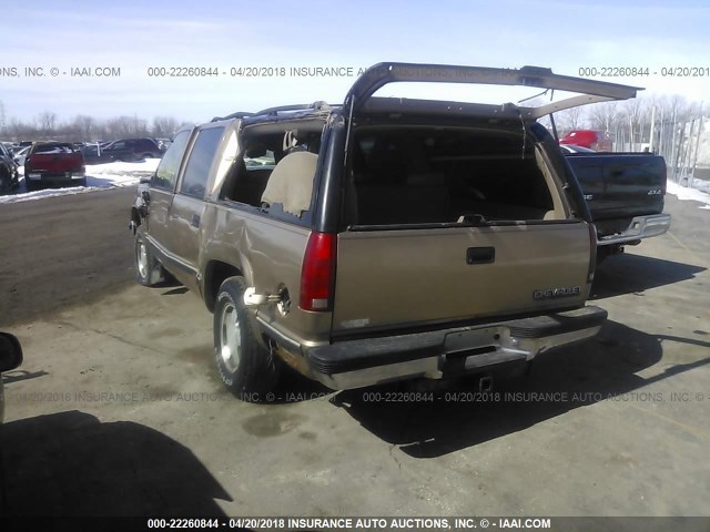 1GNFK16RXXJ418349 - 1999 CHEVROLET SUBURBAN K1500 GOLD photo 3