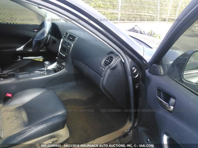 JTHBE262572007974 - 2007 LEXUS IS 350 GRAY photo 5