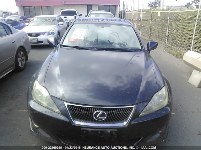 JTHBE262572007974 - 2007 LEXUS IS 350 GRAY photo 6