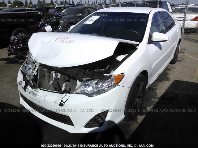 4T4BF1FK6DR296213 - 2013 TOYOTA CAMRY L/SE/LE/XLE 白色 照片 2