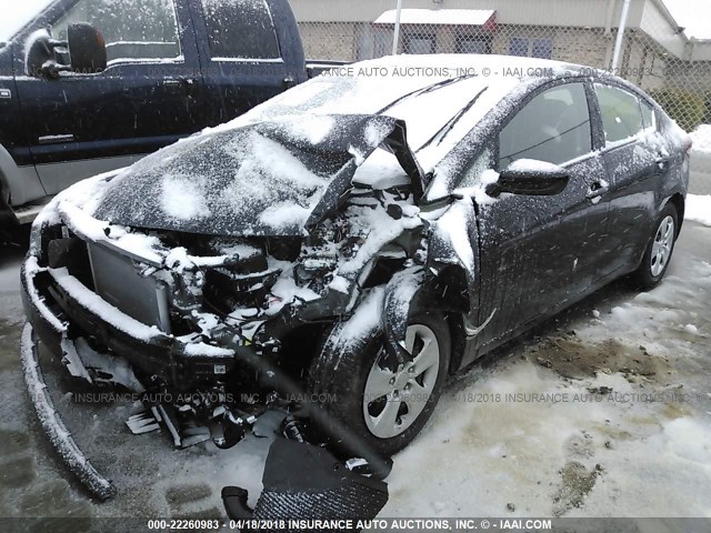 3KPFL4A71JE220082 - 2018 KIA FORTE LX/S BLACK photo 2