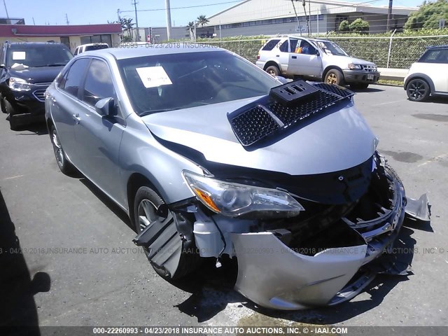 4T1BF1FK2FU026862 - 2015 TOYOTA CAMRY LE/XLE/SE/XSE SILVER photo 1
