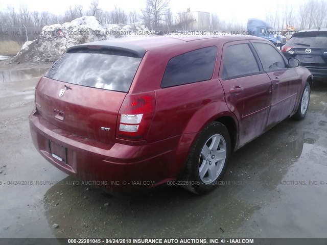 2D4FV48V25H155741 - 2005 DODGE MAGNUM SXT RED photo 4