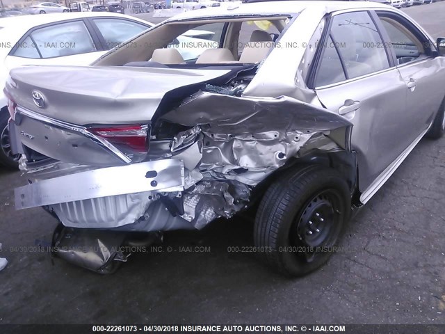 4T1BF1FK1HU370623 - 2017 TOYOTA CAMRY LE/XLE/SE/XSE ოქროსფერი ფოტო 6