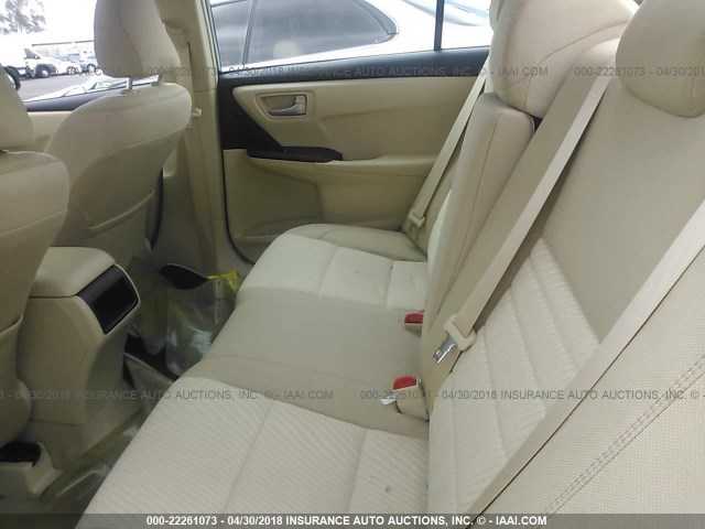 4T1BF1FK1HU370623 - 2017 TOYOTA CAMRY LE/XLE/SE/XSE ოქროსფერი ფოტო 8