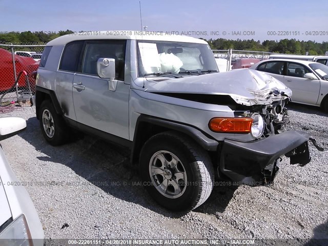 JTEZU11F270012287 - 2007 TOYOTA FJ CRUISER SILVER photo 1